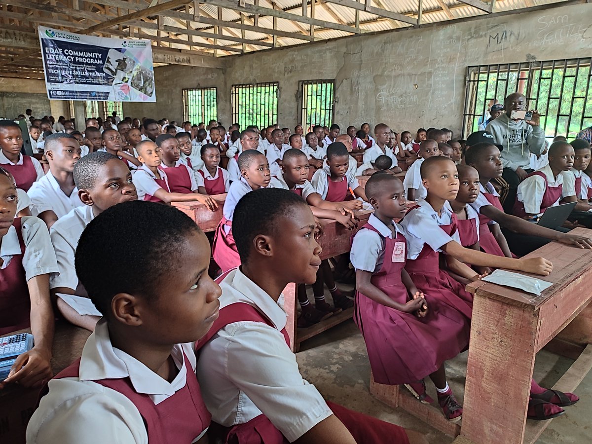 EDAFNG's tweet image. On 30/06/2023, EDAF continued its tour of communities across Akwa Ibom State to implement its special  Community Literacy Program at National High School, Okobo, Aks.
This initiative is aimed at promoting digital literacy, Life skills, &amp;amp; Healthy living. 
#EDAF 
#SDGs #Inclusion