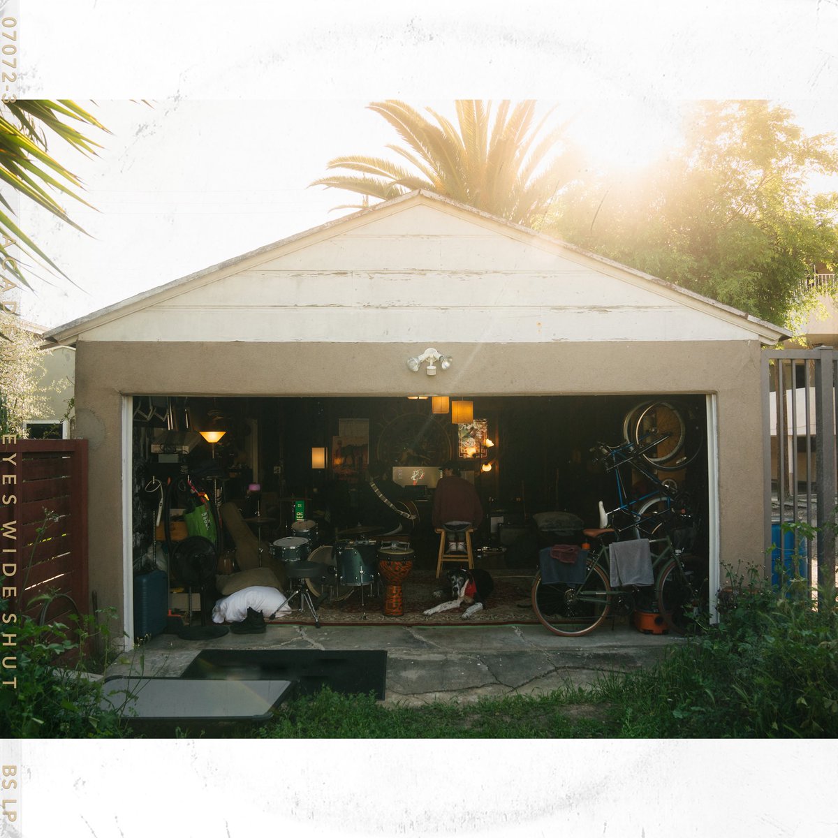 ACADEMY401's tweet photo. NEW  MUSIC! 

‘Eyes Wide Shut’ is streaming everywhere now

https://t.co/h28AGf4CAs https://t.co/3Oa8r1CtFk