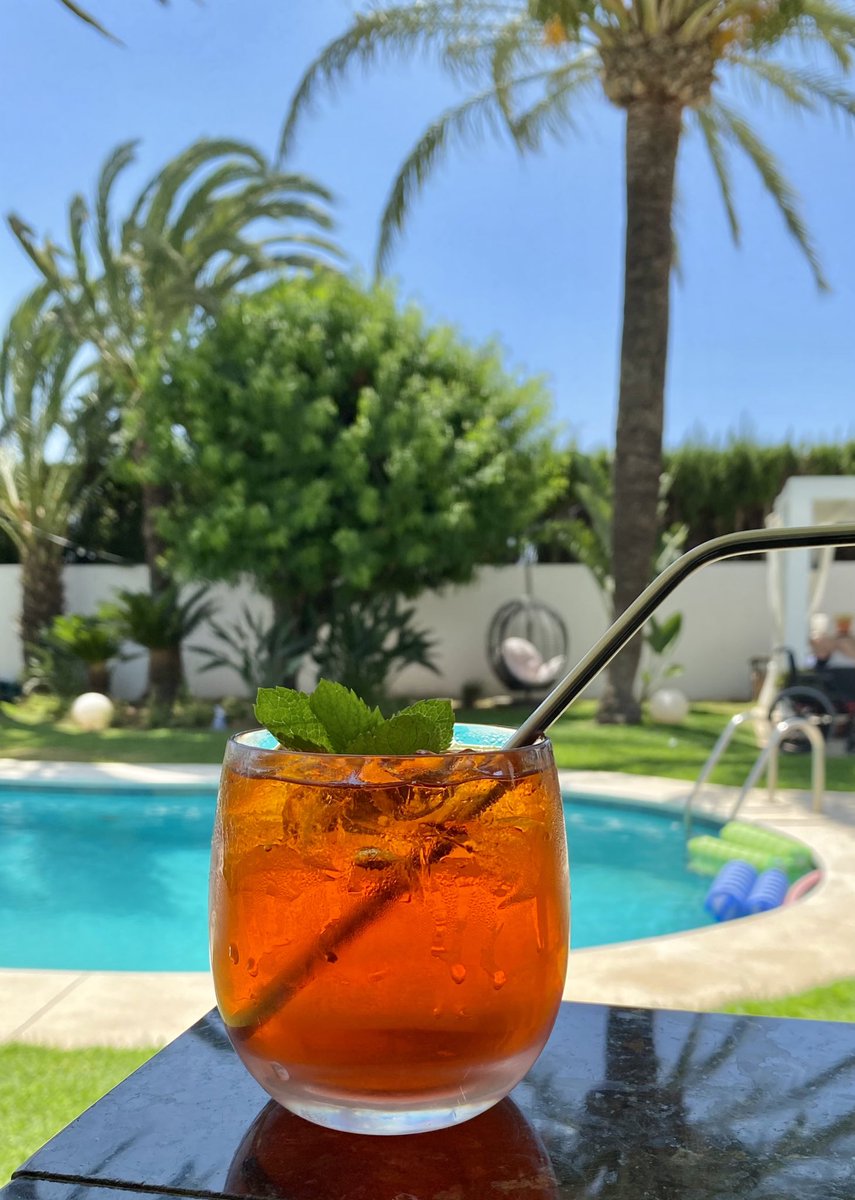 Vacation mode 🍹Good morning fam ❤️