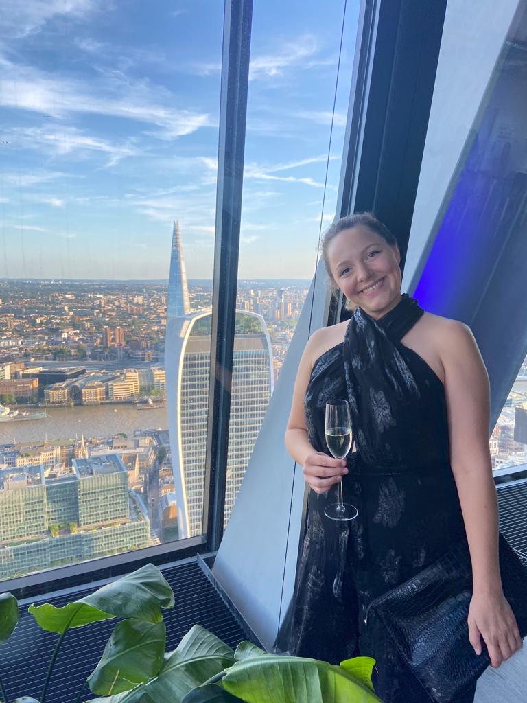 ettiebk's tweet image. 364 days of the year* I work alone from my kitchen table, forget to shower, talk to the dog, and wonder where my next project is coming from...

Well, last night I had the JOY and honour of winning a @teamIPSE Diversity &amp;amp; Equality award.

Thank you, thank you, thank you. ❤️