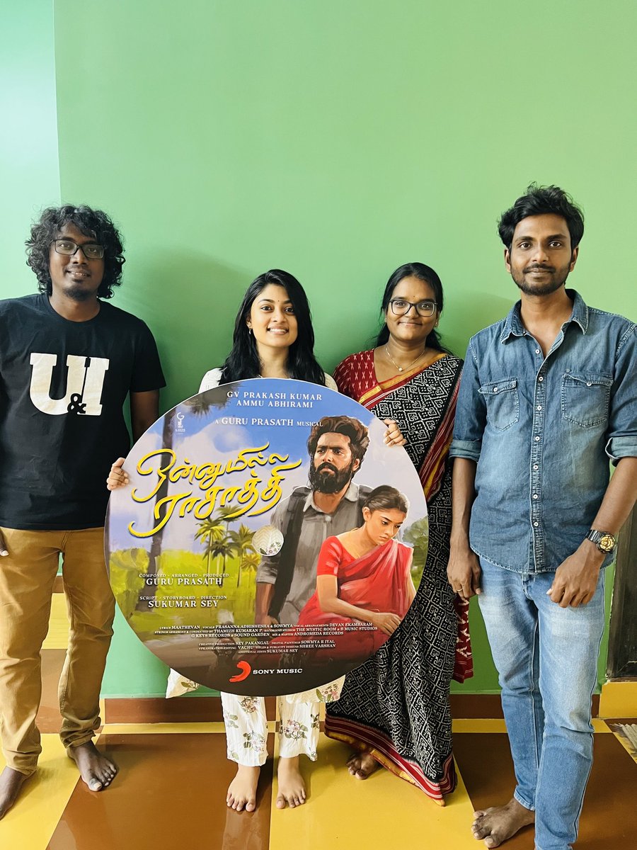 Ammu_Abhirami's tweet photo. #OnnumIllaRaasathi by #GuruPrasath out now ♥️🎶 
@SonyMusicSouth
@gvprakash sir
 @Maathevan
@GuruPrasathkeys @SukumarSey
@Thamizhkumaran6
https://t.co/wSUwgY5BJc https://t.co/i9tduNFA6B