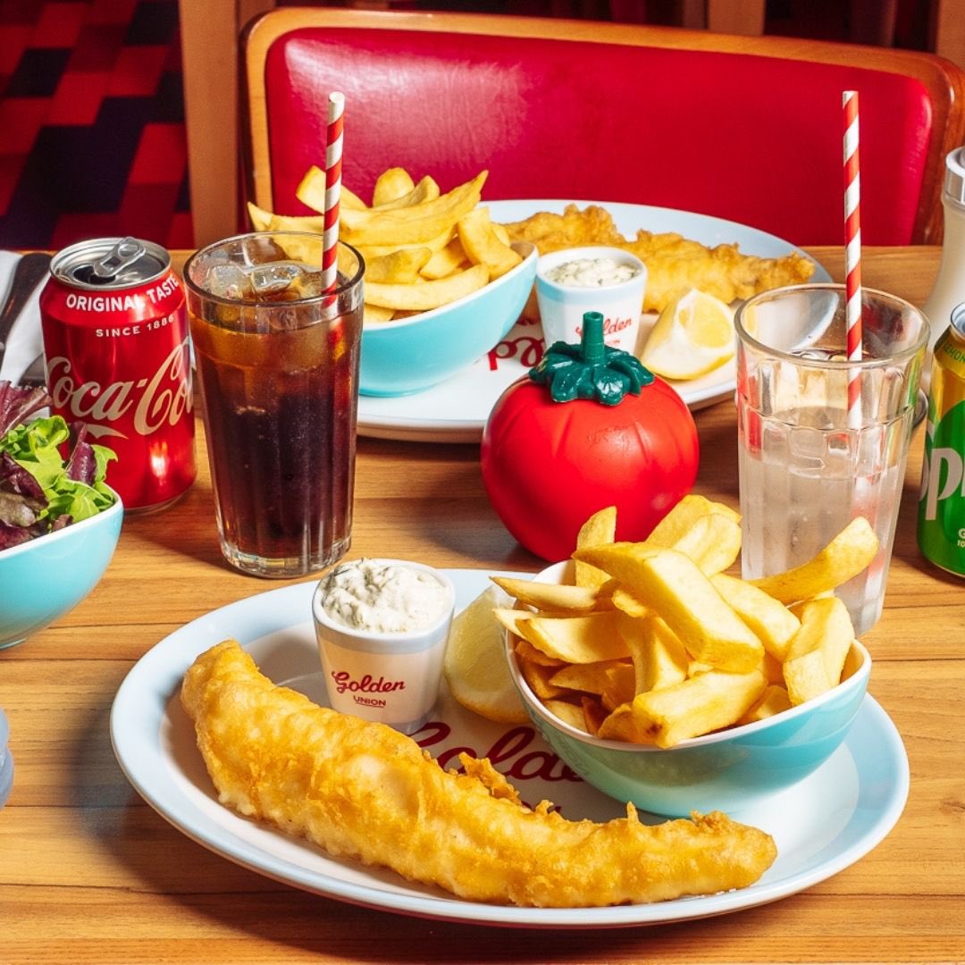 It’s Friday 
#FridayFeeling #fridayfishandchips
#fishandchips #chips #Londonfood