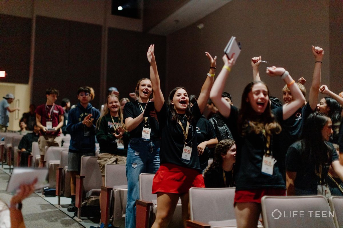 CarolineinCary's tweet photo. How blessed am I to be in youth ministry at this time so that I get the joy of witnessing today’s young church. They are already changing the world. 🥹🙏🏼🙌🏼 #LTLC https://t.co/0sVqBmzMVq