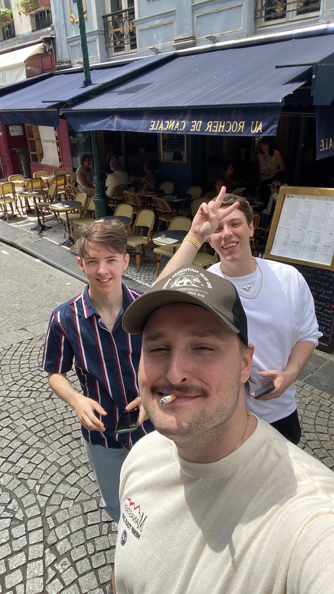 AnthonyZ tweet media