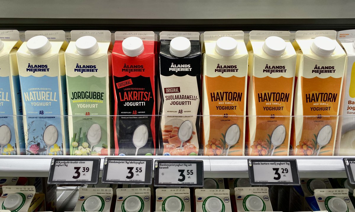 Hannele_MP's tweet photo. Maukkaiden maitotuotteiden parissa Ahvenanmaalla🇦🇽🐄🍨
Lämmin suositus Mattas gårdsmejerin jäätelöille ja sorbeteille sekä Ålandsmejerietin tyrnivaniljajugurtille!
#jäätelö #sorbetti #jugurtti #mattasgårdsmejeri #Ålandsmejeriet 
https://t.co/9NmFpa7Pjo
https://t.co/SVinbwzPJL https://t.co/O4MYji6YTE