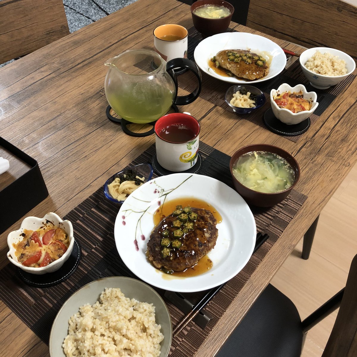 RYO17832564's tweet photo. 七夕ということで天の川や星にちなんだご飯に寄せてみた🤩
あいにくの空で本物は見えなかったけど、食卓の天の川は美味しくて満足🤤

今日の夕御飯
玄米
天の川ハンバーグ
星型トマトチーズ焼き
大根とワカメの漬物
卵と玉ねぎのガラスープ
#おうちごはん #料理好きな人と繋がりたい https://t.co/stPImCQXOg