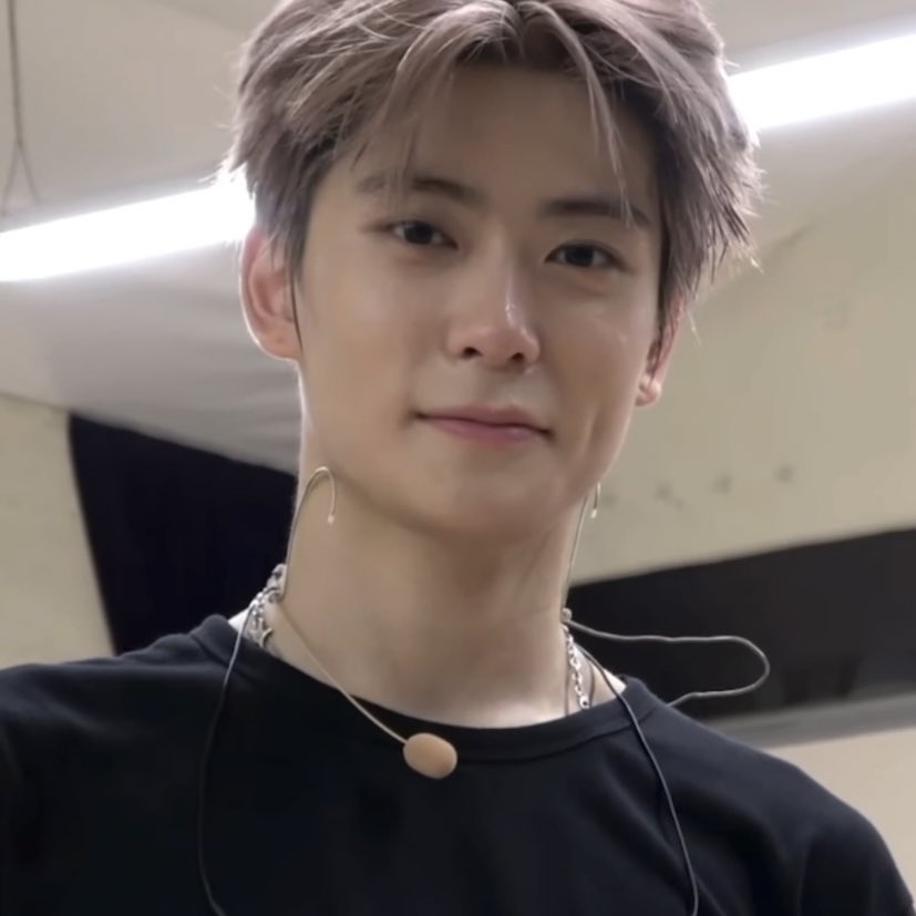 yunotized's tweet photo. pretty 21 year old jaehyun with his pretty pink hair https://t.co/249lrp98JT