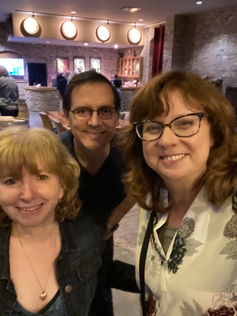 Had so much fun at the <a href="/thedavidcook/">David Cook</a> concert last night. Fantastic set list &amp; it was like old home week seeing so many fan friends ❤️❤️ including <a href="/MsCRC/">MsCrc</a> Rob <a href="/minstrelj/">Julie</a> <a href="/1step/">Sharon Stone</a> <a href="/tisJul/">Jul</a> <a href="/Kristen8108/">Kristen</a> <a href="/keenjanine19/">Janine</a> <a href="/321ssg/">SheilaSG</a>