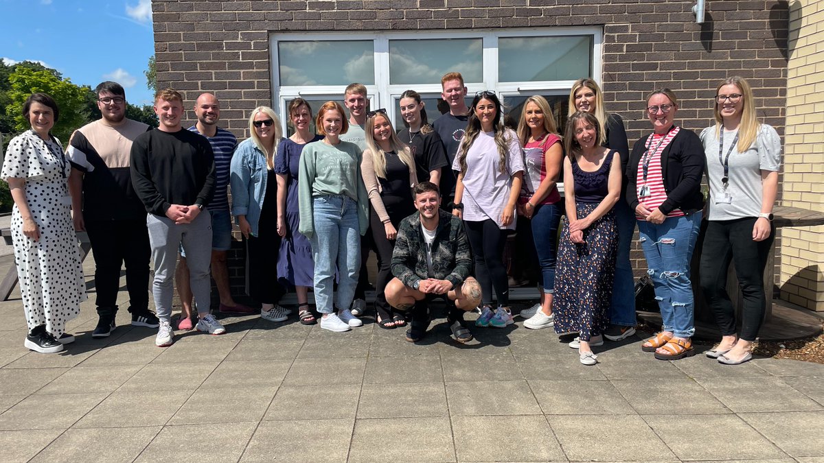 teach_with_ELIP's tweet image. Big smiles in support of Josh Ramsay, our trainee at Holly Grove Primary School, who is running 5 marathons in 5 days for the Georgia Fourie Butterfly Fund. @PLSCITT @Tor_View_School @SeaViewTrust @EmbraceTSH #HollyGrovePrimary #ITT #ELIP #SEND