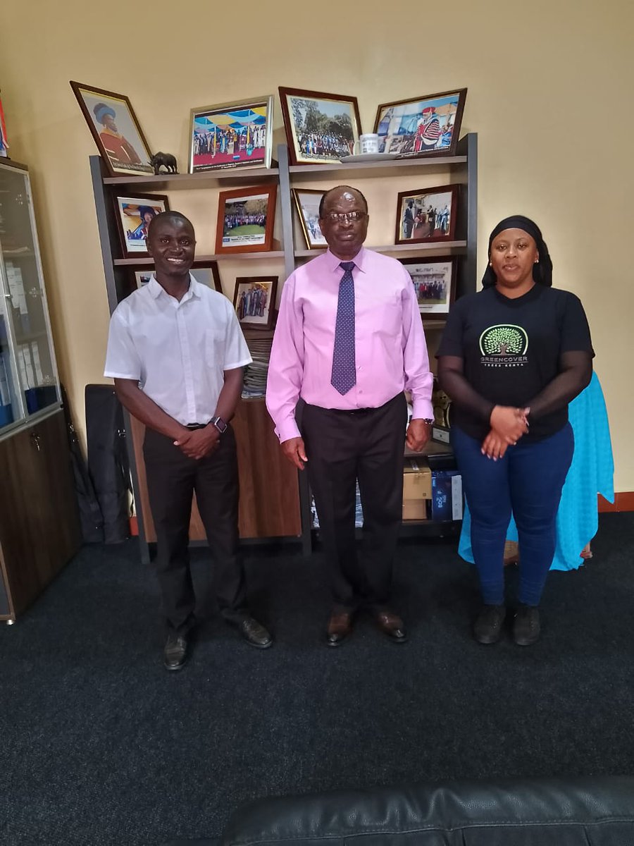 JOHN LINUS tweet media