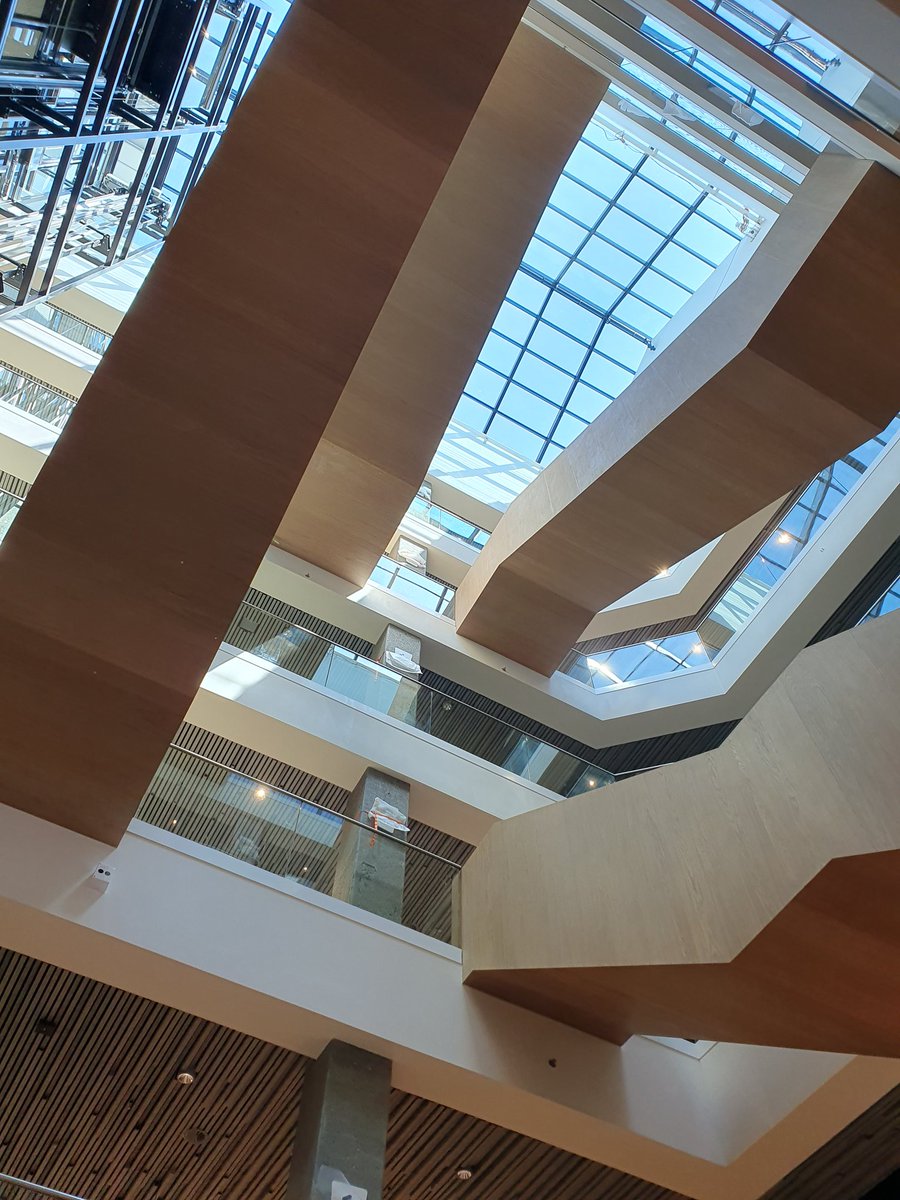 Wauw!!! De nieuwe Stadswinkel @gemeentetilburg is wáánzinnig mooi geworden! Je zou bijna een éxtra rijbewijs willen aanvragen om er nóg een keer te mogen komen 🙂