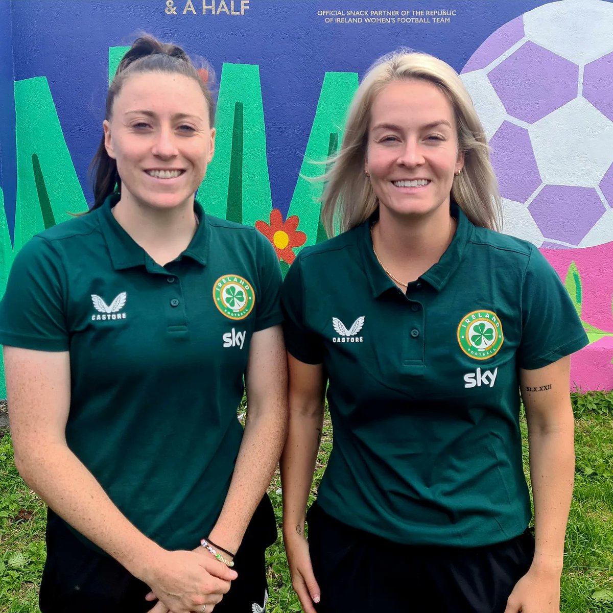 robbiekane74's tweet photo. Pictured for @DublinLive at @CadburyIreland #GroundsForChange @KnockmittenUtd earlier @FAIWomen Republic of Ireland Women's National players @LucyQuinn7 @LilyAgg8 and former captain and goalkeeper @emmsb30 #RobbieKane https://t.co/RXaxfQUnid