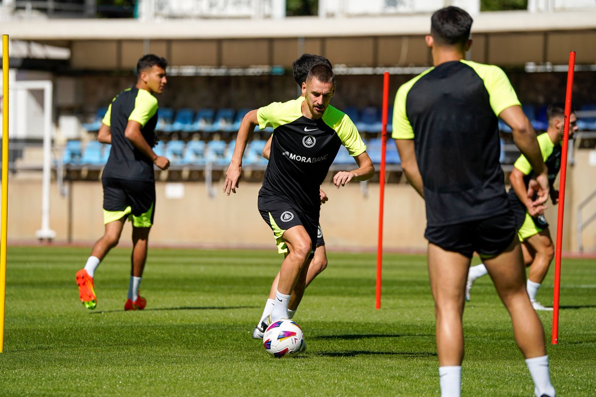fcandorra's tweet photo. 👕 Què us sembla la nova roba d'entrenament d'aquesta temporada?

#SomTricolors 🔵🟡🔴 https://t.co/0s0r5aaBUl