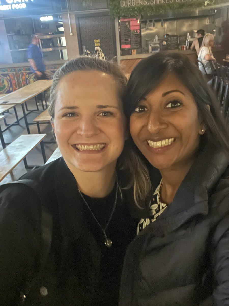 Karthica Indramohan (@kindramo86) on Twitter photo Always a pleasant surprise when you bump in to friendly faces from the past and hear all the great work they are doing…plus some lols 😊 <a href="/MaireadDaly15/">Mairéad Daly 🇿🇦🇮🇪</a> and Dr Francesca Solda Always a pleasant surprise when you bump in to friendly faces from the past and hear all the great work they are doing…plus some lols 😊 <a href="/MaireadDaly15/">Mairéad Daly 🇿🇦🇮🇪</a> and Dr Francesca Solda