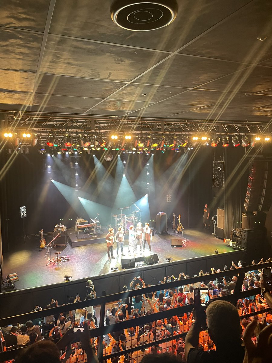 相川七瀬さんのライブを観させていただきました。

2階席で1番緑のタオルぶん回して飛び跳ねてたと思えるくらい死ぬほど楽しかったです。。。

七夕で願えるならもう1回最初から見直したい笑

#相川七瀬 さん
#BACKTOTHEROCK 
#七瀬の日