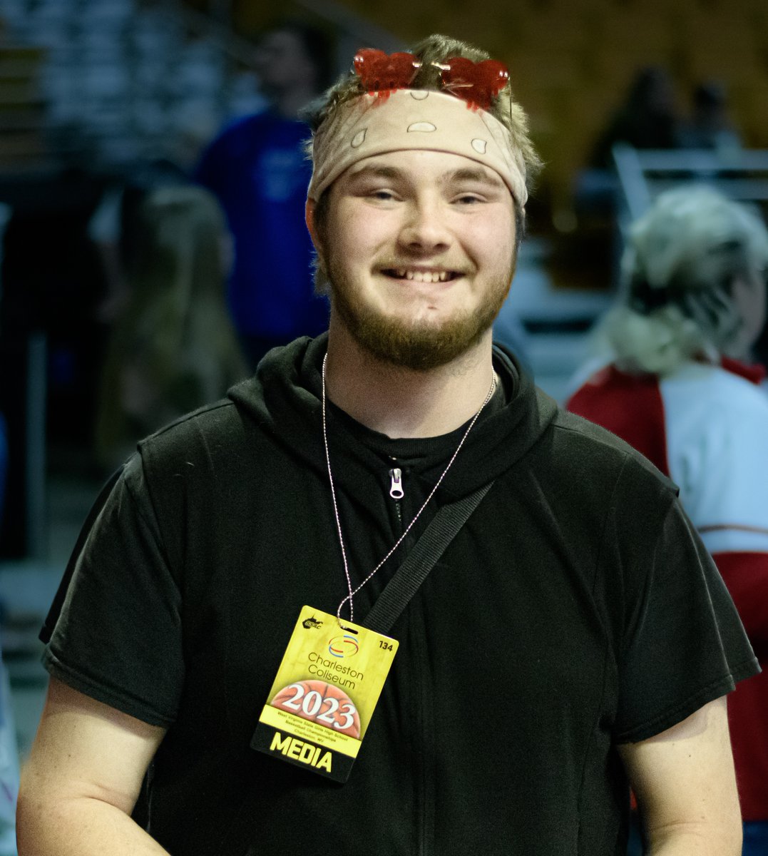 ThanksP_S's tweet photo. “Thanks!” to Tom Spada, a student at Gilmer County High School who was the photographer when his school named classrooms for Rosies! A few months later, he was our photographer at a banquet held by the Embassy of the Netherlands.
https://t.co/qRenTthAqo https://t.co/Vtr07rGvrt