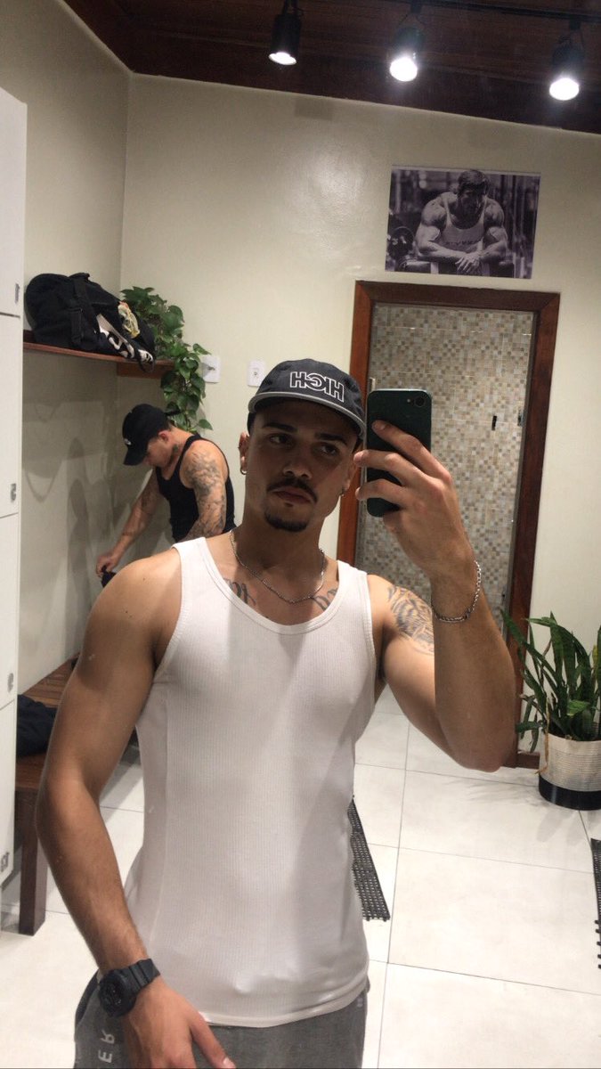 romulo_almeidaa's tweet photo. Mt tempo sem postar nd https://t.co/pAzrQBNJOG
