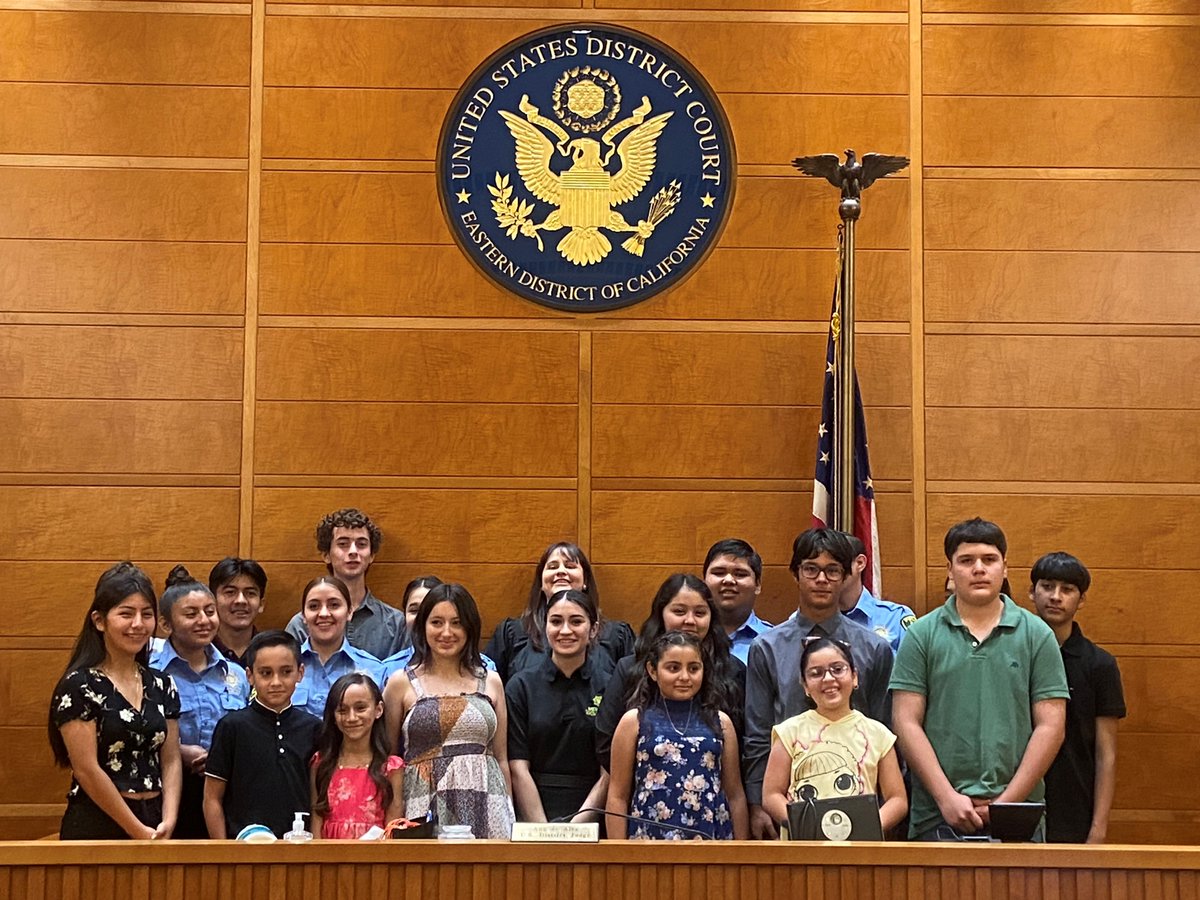 USMSSacramento's tweet photo. Deputy U.S. Marshals from the Eastern District of California (Fresno), alongside the Honorable U.S. Dist Judge de Alba, hosted @fresnoahf Area Hispanic Foundation and Mendota Police Explorers with a mock trial. Judge de Alba wanted to gear up with Deputies. https://t.co/sNH3pBGtR9