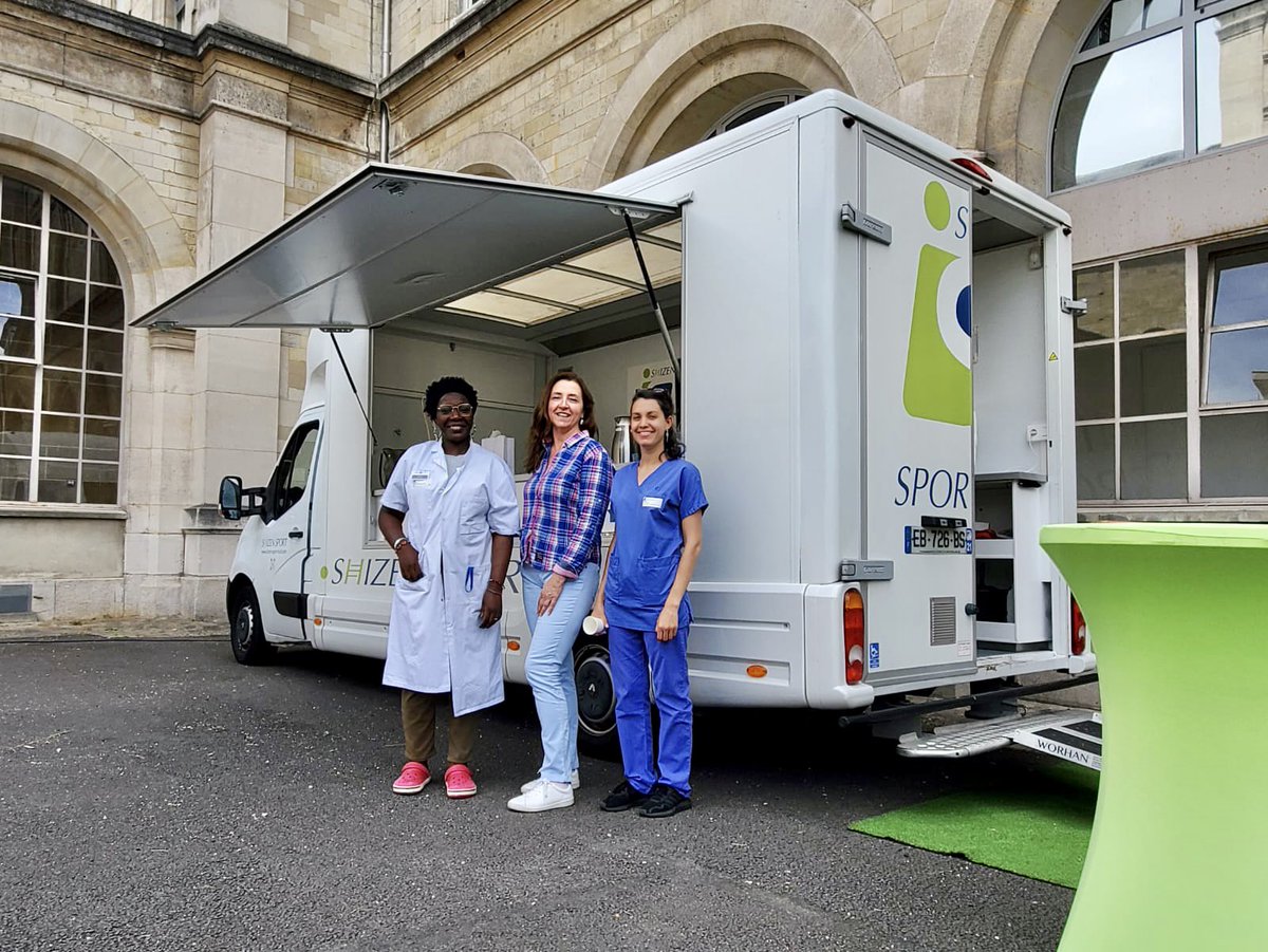 BenoitCampargue's tweet photo. Je suis ravi d’offrir ce moment de bien-être au personnel soignant du pôle #Néphologie de l’@HopitalTenon pour le service du Dr Hafedh Fessi et Laurence Marie

#massage #bienêtre #prévention 

@APHP @HopitalPompidou @hopitalbeaujon @Hopital_Bicetre @hopitalbichat @hopital_necker https://t.co/2IP8mlnHQq