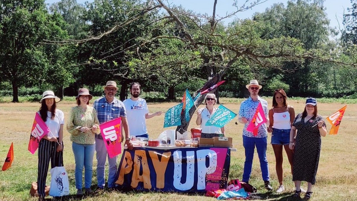 NEURichmond's tweet photo. Some of our fantastic reps and members at today’s event. Great to catch up with you all and find out what’s going on in your schools! #PayUpNow #PayUpRishi #DoYourJobGill #WhereIsGilly @NEUnion @DanielKebedeNEU @MaryBoustedNEU @cyclingkev https://t.co/QmantyQ3mS