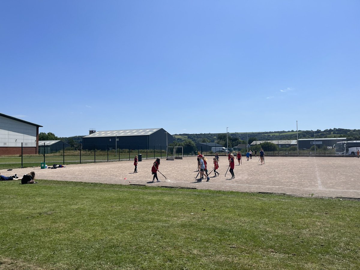 DyffrynTafSport's tweet photo. Year 6 PE transition day today! Fab day had by all. Lots of activities on offer as pupils mix in their new form groups in readiness for September. 🏑🏈🎾🏏🕺 https://t.co/HlReE5LLZo
