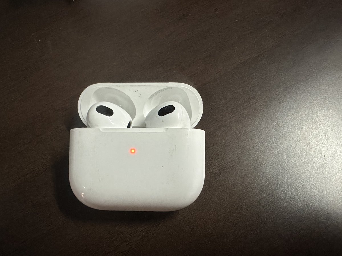 npawanratx's tweet photo. ส่งต่อ AirPods gen 3 มีรอยจากการใส่เคสขอคนรับได้นะคะ 🙏
ประกันหมด 15/03/67
มีกล่อง สายชาจ ปล่อย 4,500 ลดได้อีกงับ
#หูฟังไอโฟน #AirPods3 #ส่งต่อairpods
#ขายแอร์พอด #airpodsgen3 #ส่งต่อไอแพด #ส่งต่อหูฟัง #ขายairpod #ส่งต่อairpod #airpodsมือ2 #AirPods https://t.co/i6ZpZYfEJ8