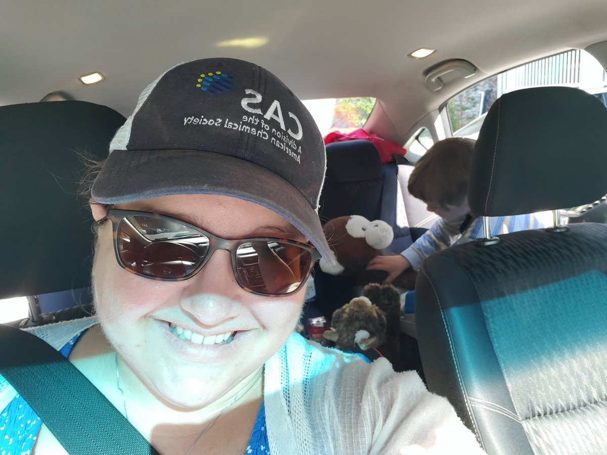 LivWithoutLimit's tweet photo. G is buckling up Monkey as we prepare to head out on our road trip to the IAU astrochemistry meeting in Michigan! #RT2IAU (road trip to IAU) https://t.co/FdyOACpaF4