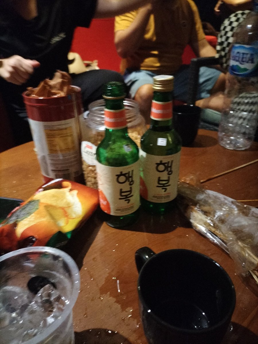 Netalaras's tweet photo. Kamuuu tidak buat ku telerr, tp km yg buat ku subuh subuh ke RS gegara lambung  kumat🤣 https://t.co/UZNWFlO0OA