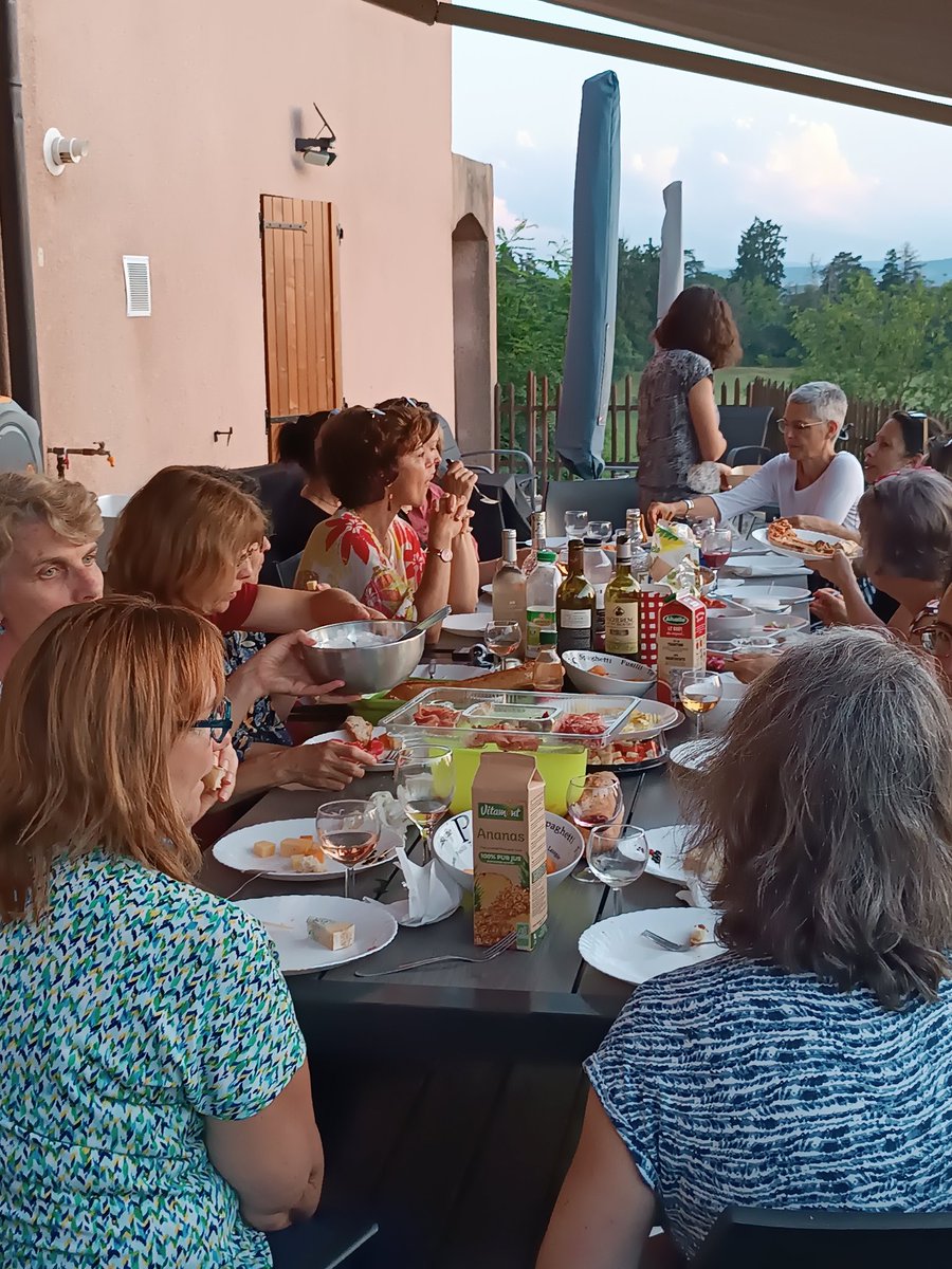 Un congrès national de l'AGEEM, ce sont aussi des retrouvailles et des moments de convivialité entre les sections de l'académie de Toulouse <a href="/AgeemAcTlse/">AGEEM ac Toulouse</a> <a href="/AGEEM_National/">AGEEM National</a> <a href="/42Ageem/">AGEEM 42</a>