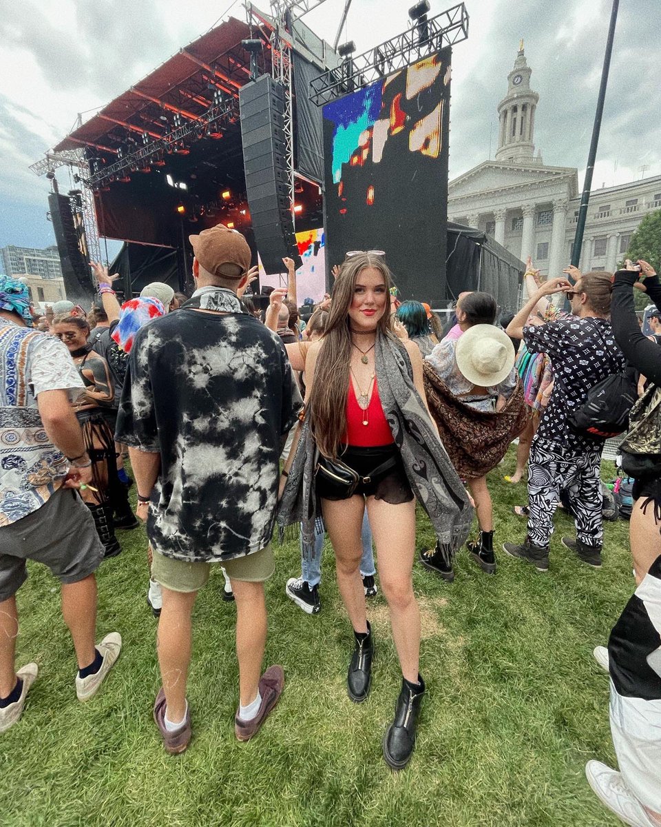 ashineofmoon's tweet photo. Follow me on Instagram for more rave/lifestyle and biz content ❤️⚡️✨ 
https://t.co/98XmhWrowK https://t.co/CHLZCN1rHJ