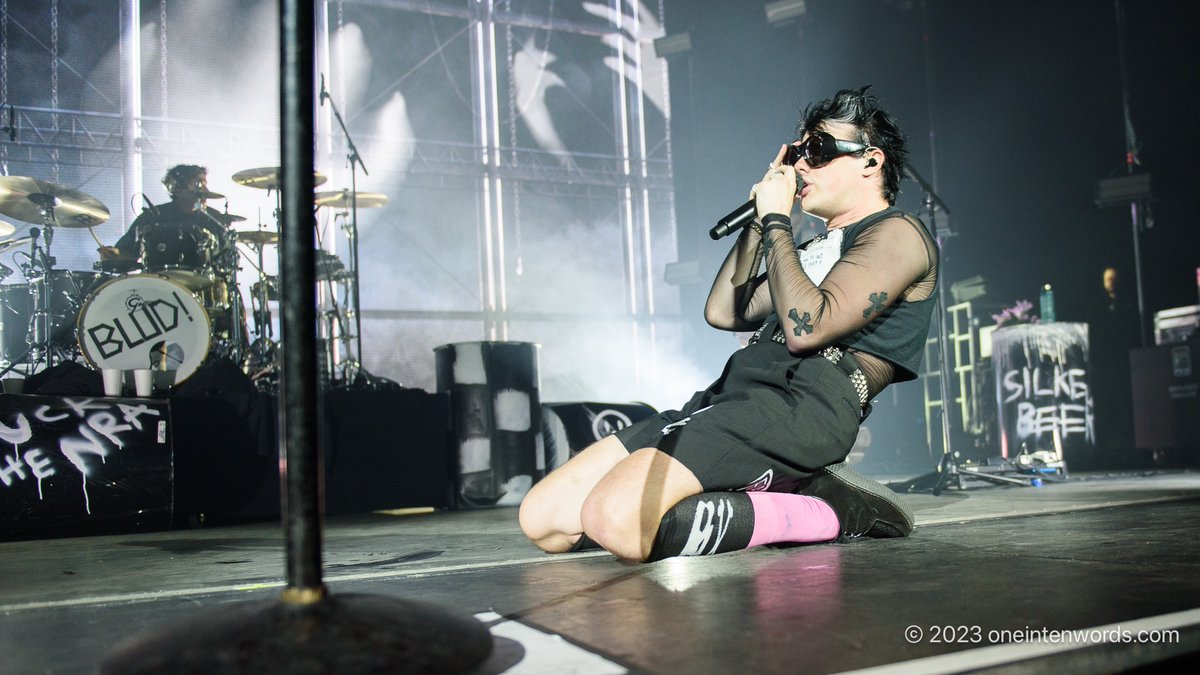oneintenwords's tweet photo. All my photos from the Yungblud, The Regrettes and Sophie Powers show at History in Toronto are up now! Links in this post: https://t.co/RKZypBQJlr #yungblud #regrettesband #theregrettes #sophiepowers #concertphotography @yungblud @regrettesband @sophiep0wers @HistoryToronto https://t.co/LJtMWRvmUf