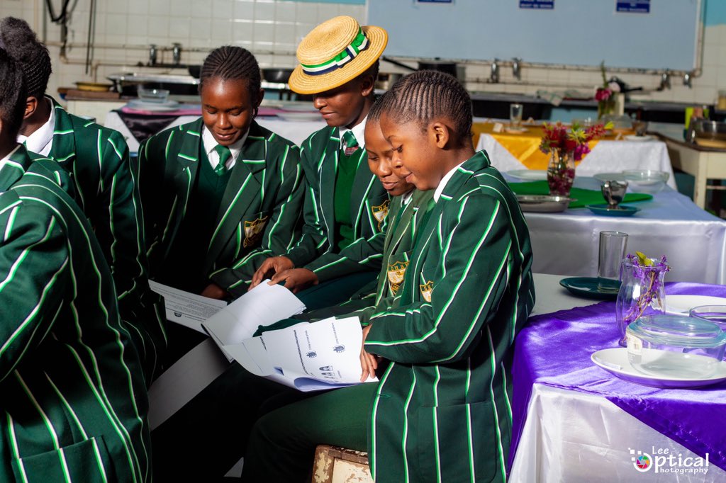 joulefoundation's tweet image. WORKSHOP HIGHLIGHTS • 

The Joule Foundation club at Girls High School in #Harare, #Zimbabwe explored the #queuingtheory yesterday and this included calculating arrival time, service rate, and average wait time

Here’s a glimpse of what they got up to! 

#girlsinstem #education