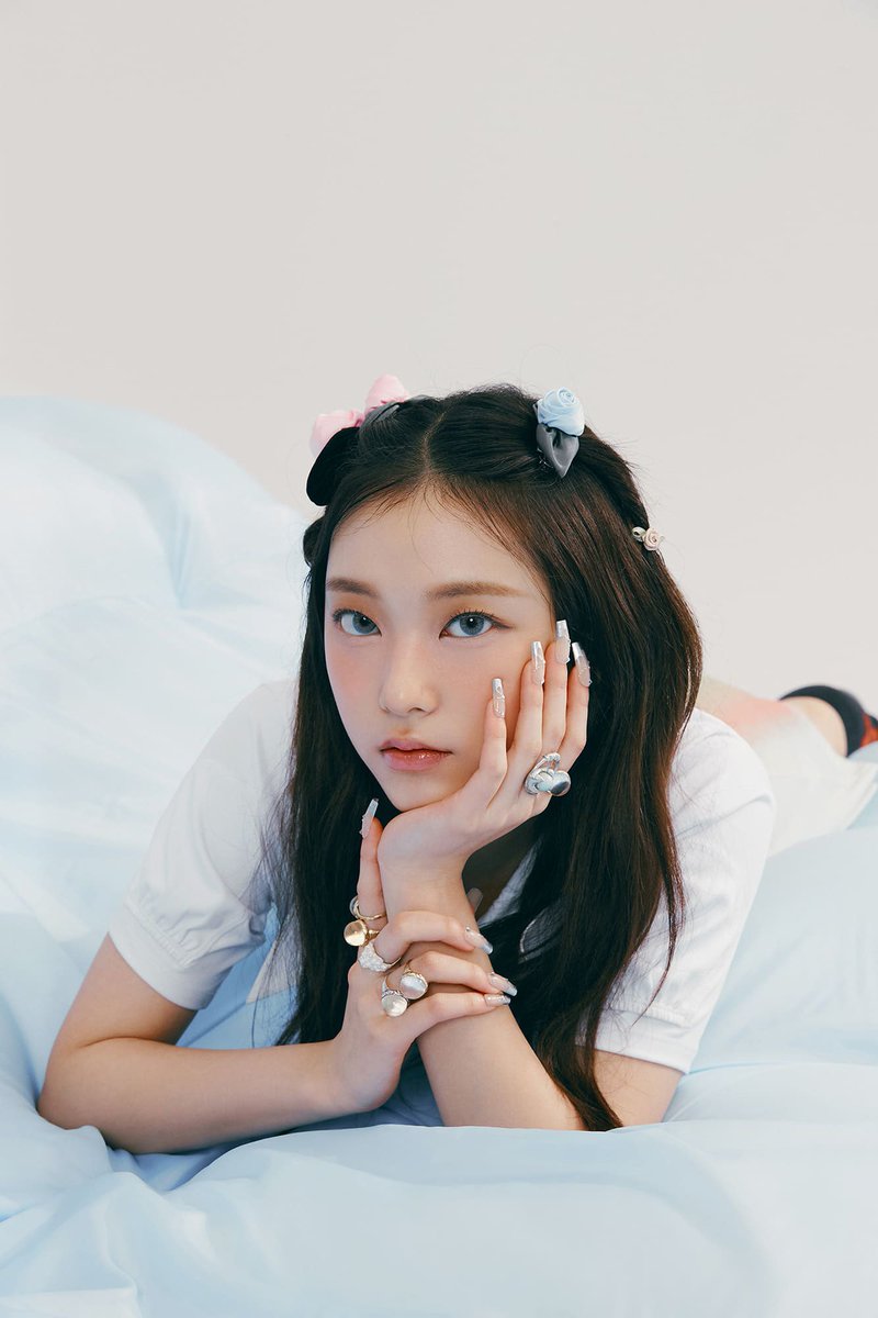 [📸] Novas fotos da #HAERIN liberados no site do NewJeans: