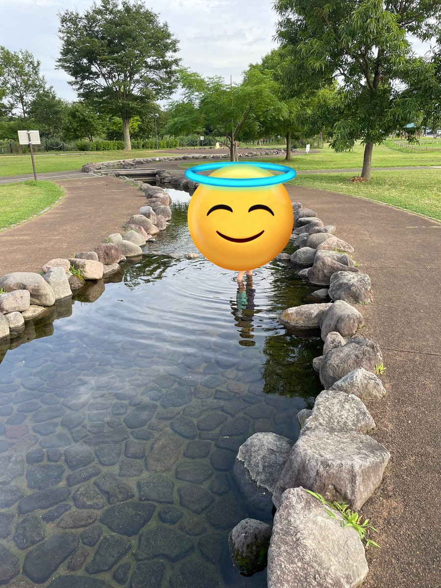 saya040789's tweet photo. 水遊び好きの👦を連れて、まつぶし緑の丘公園に行ってみた。めちゃめちゃすいてて貸切状態だった。とても綺麗な公園で、トイレも新しいし、東屋？も綺麗で良かった。授乳室もあったよ。そしてめっちゃ広い。駐車場無料でおおたかからは道がすいていれば30分くらい🚗 https://t.co/hylIyUMoSM