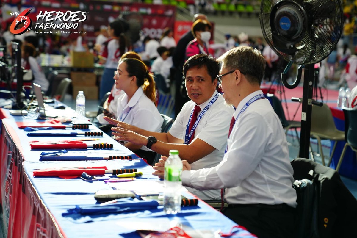 Jesswanni's tweet photo. My first international officiating experience.
-6th Heroes Taekwondo International  Championship

Khop Khun, Thailand! 🇹🇭 https://t.co/cTtOFAaRGL