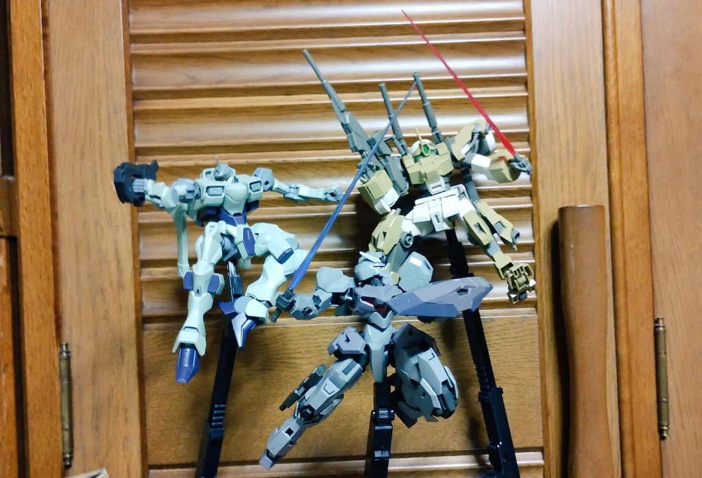 RTU_B02's tweet photo. ガンプラ楽しい… https://t.co/cnZBZFaqSE