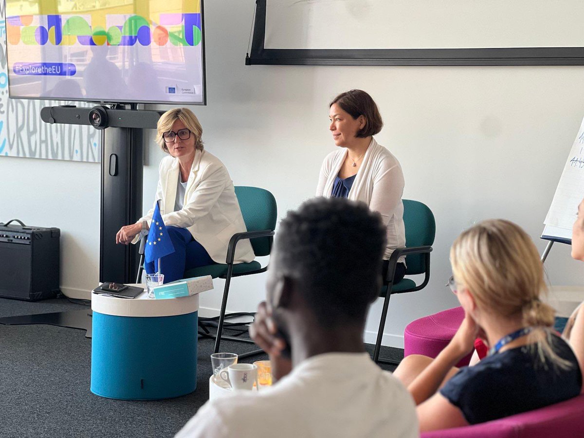 PiaAhrenkilde's tweet photo. Very inspiring to meet with SoMe content creators at #DGCOMM HQ today.
They have great ideas on how we can engage younger audiences, especially ahead of #SOTEU2023.
The #EU influencer community is getting stronger every day! 🇪🇺💪 https://t.co/Icnh4bdyQj