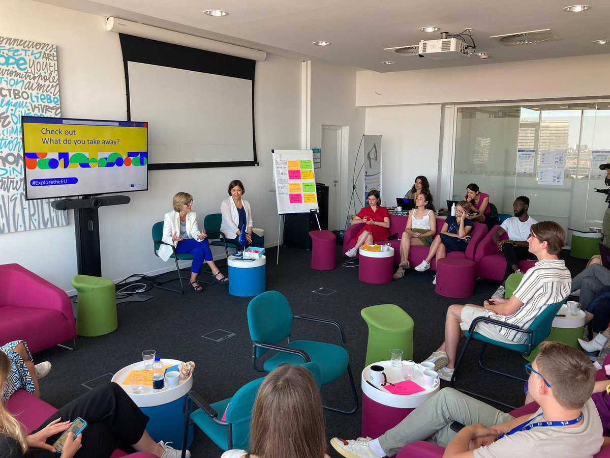 PiaAhrenkilde's tweet photo. Very inspiring to meet with SoMe content creators at #DGCOMM HQ today.
They have great ideas on how we can engage younger audiences, especially ahead of #SOTEU2023.
The #EU influencer community is getting stronger every day! 🇪🇺💪 https://t.co/Icnh4bdyQj