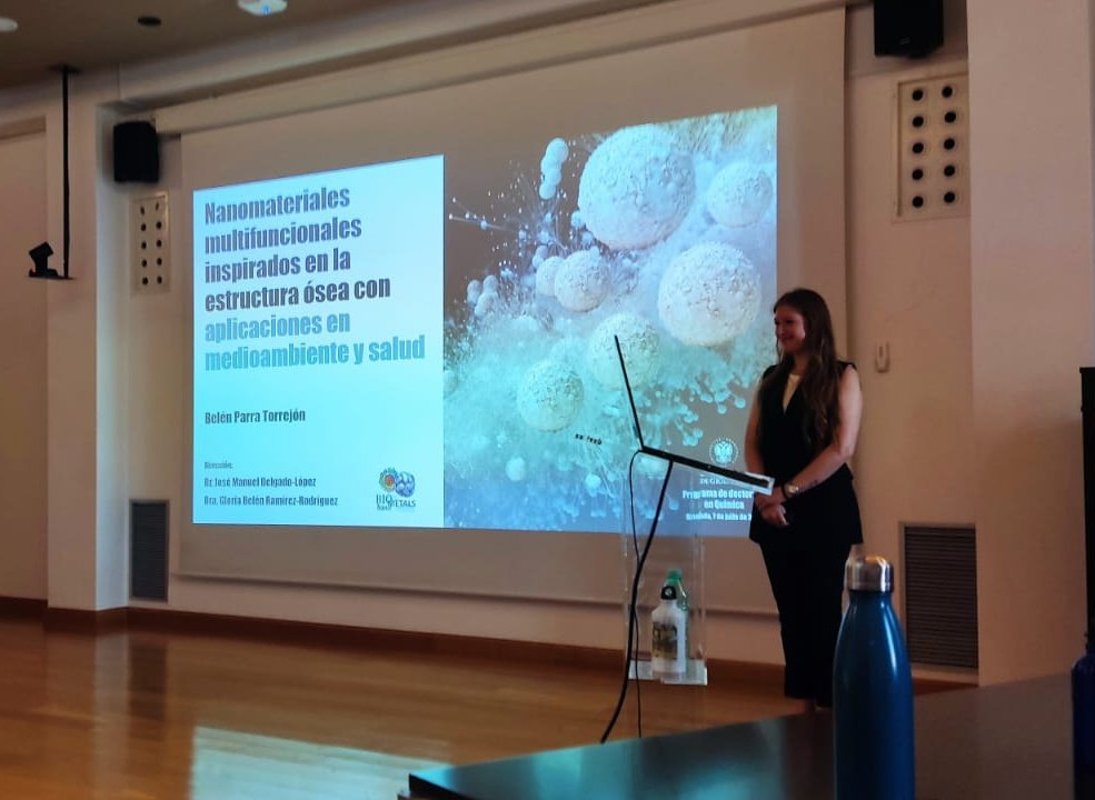 bionanometUGR's tweet photo. Enhorabuena para @BelenTopa por su magnífica defensa de la tesis doctoral. ¡Sumamos una nueva doctora en el grupo! @JMDL9 @Gloria_iq https://t.co/WPoE3m6GTO