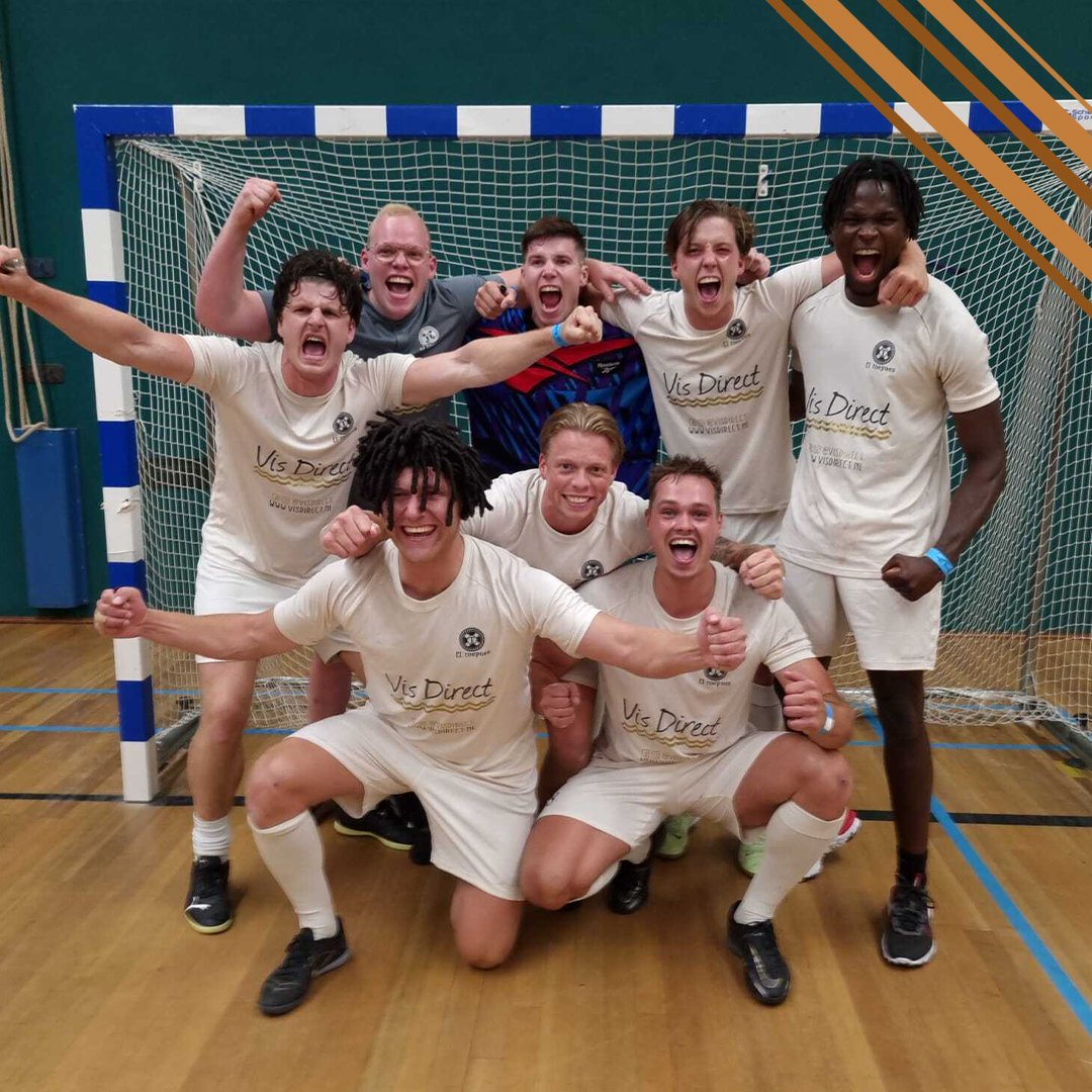 bfvtoernooi's tweet image. 𝐓𝐡𝐞 𝐂𝐡𝐚𝐦𝐩𝐢𝐨𝐧𝐬! 🏆 El Toepoes kroont zich tot 𝘄𝗶𝗻𝗻𝗮𝗮𝗿 𝘃𝗮𝗻 𝗵𝗲𝘁 𝗕𝗙𝗩 𝟮𝟬𝟮𝟯 door in de finale The Masters te verslaan na penalties. Mannen, gefeliciteerd!