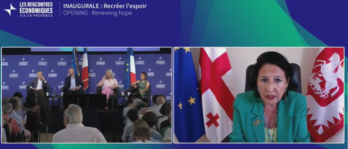 #REAix2023 Débat passionnant sur l'Europe, entre espoirs et contradictions avec <a href="/martinph01/">philippe martin</a> doyen de
<a href="/EAPScPo/">EAP Sciences Po</a> <a href="/sciencespo/">Sciences Po</a>, <a href="/Zourabichvili_S/">Salome Zourabichvili</a> présidente de la Géorgie, <a href="/HelleThorning_S/">Helle Thorning S</a> ex PM du Danemark et <a href="/CharlesMichel/">Charles Michel</a> président du Conseil européen 🇪🇺🇫🇷🇬🇪🇩🇰lesrencontreseconomiques.fr/evenements/ses…
