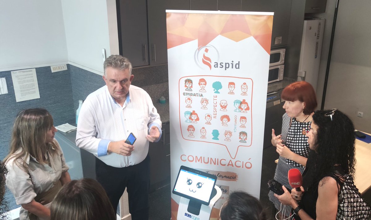 aspidlleida's tweet photo. Iniciem nou projecte pilot on disposem les noves tecnologies al servei de les #persones amb #discapacitat per a més #autonomia #vidacomunitat #desinstitucionalització   Amb el suport @dsocialscat #nextgenerationeu @GrupoSalto @GrupMifas  Més info: https://t.co/SBZR9LpMOl https://t.co/ph66f10CJH
