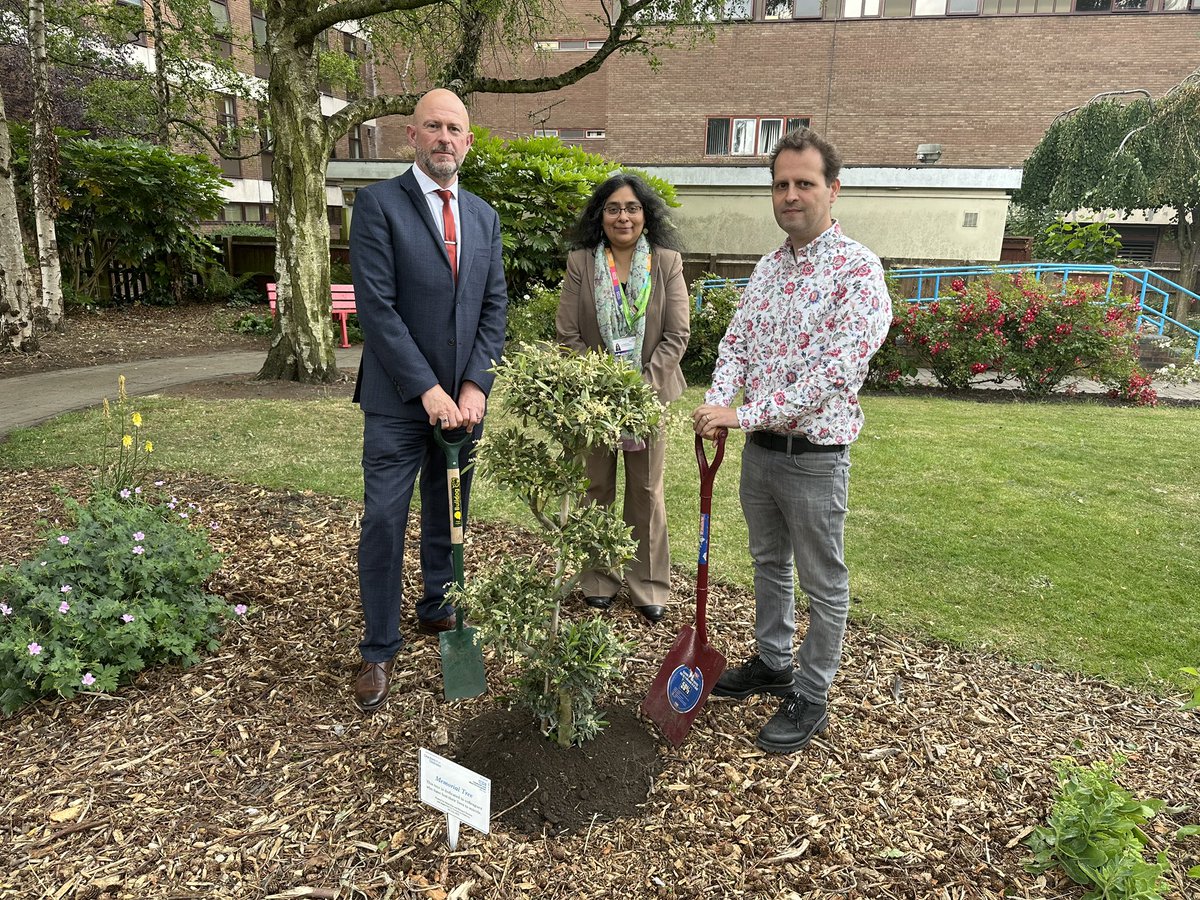 Many thanks to @amateuradam & @DoctorsDistress for helping us plant an olive tree @ Sandwell Hospital to remember all NHS colleagues who have died by suicide. This memorial is a destination for reflection and a symbol of love and care for all. #SWBfamily