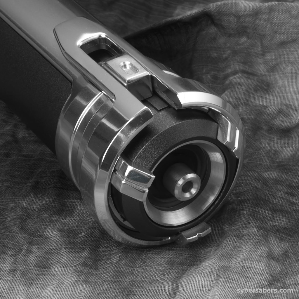 ws2812's tweet photo. 一部では告知させて頂きましたがELF SABERSとの共同開発により誕生したG4モデルの予約受付を開始します。

エミッタースライドスイッチの実装や専用ブレードプラグによるエミッター内部の再現など、細部にまでこだわり抜いたこのモデルをぜひ手に取ってみてください ^_^
#カスタムライトセーバー https://t.co/fZzF3oomlp