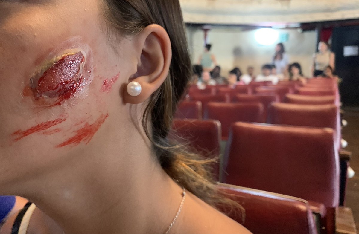 Cryptshow's tweet photo. Això ja està en marxa!!! La sala @elcircol es comença a omplir de zombies!! #YourMakeUpStudio @FEDAIA @bonpreuesclat #Corominas #PamiPipallaminadures https://t.co/vE60m68CVU