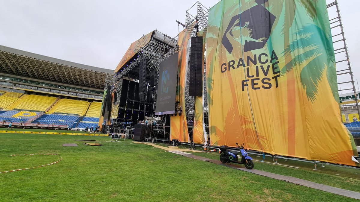Lovesharing_'s tweet photo. En colaboración con Granca Live Fest, hemos facilitado varías de nuestras motos para el desplazamiento durante el montaje y producción del festival.

Podríamos decir que va todo sobre ruedas 🛵

#BornToShare
#GrancaLiveFest https://t.co/e1WutJmntf