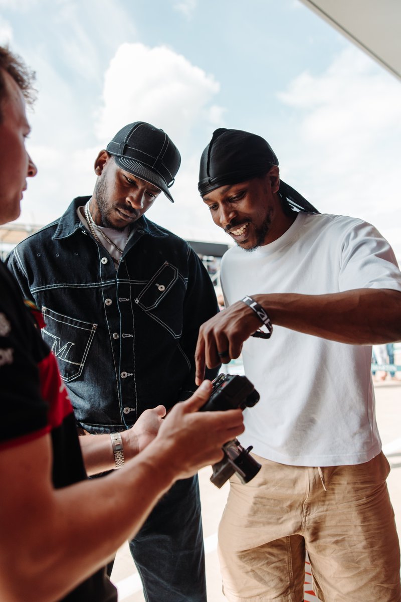 audif1_'s tweet photo. Thanks for stopping by, @Skepta and @JmeBBK! 👋

#BritishGP #F1 | @pumamotorsport https://t.co/TUURm3Qybh