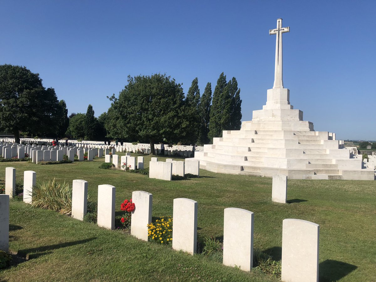 BSBDbattlefield's tweet photo. This morning we visited Tyne Cot, the largest Commonwealth War Cemetery. https://t.co/67UOUObX5C