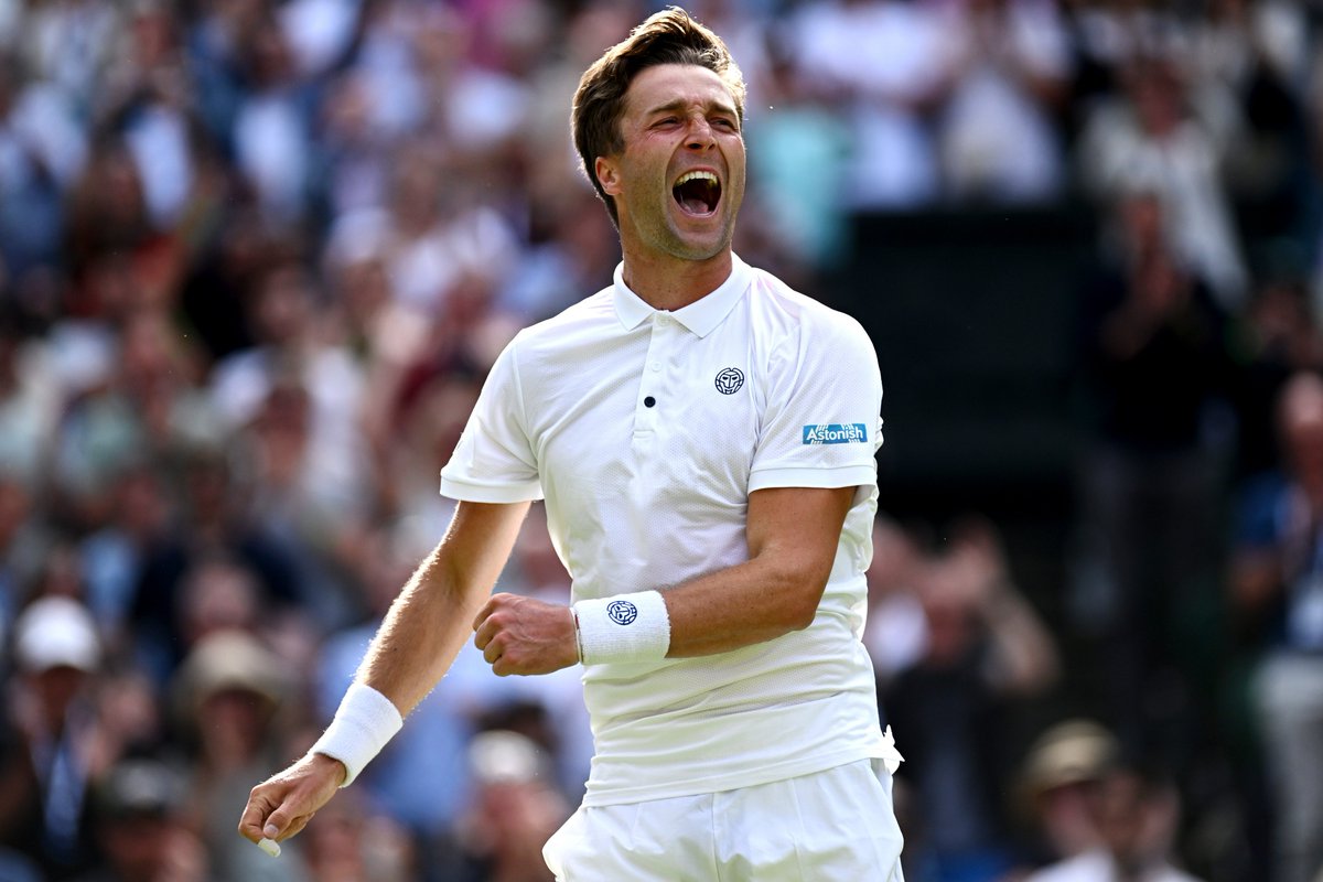 Digital_i_'s tweet photo. As #Wimbledon continues to ramp up, so do the live viewing numbers! Day 4 saw a peak viewership of 4.97m, on @BBCOne 🎾

@Liambroady made the 3rd round with his brilliant performance, beating @CasperRuud98.

Get the inside view.

#ViewingFigures https://t.co/YM0TteGalt