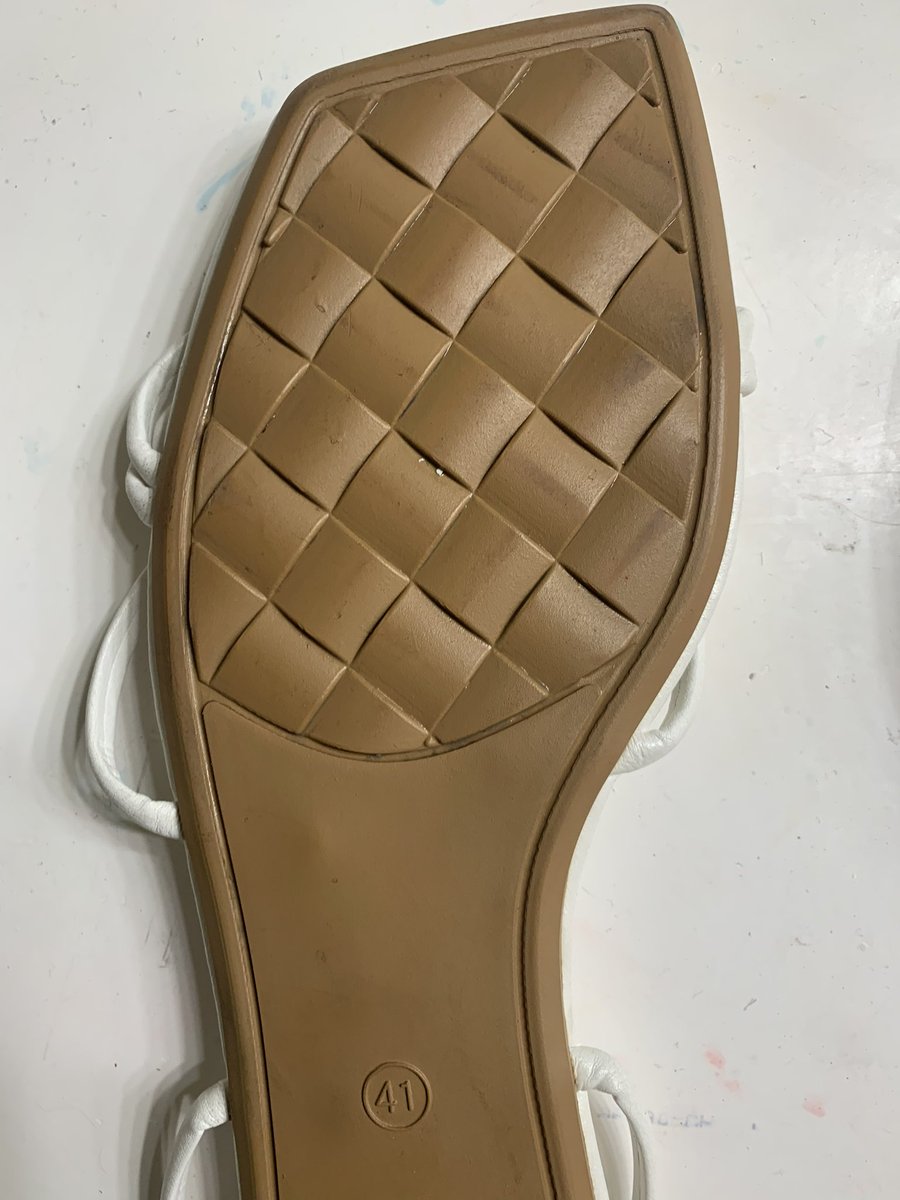 goddesscandiie's tweet photo. I had my shoe slave clean my sandals today lol #grossaf #shoeslave #shoesaddict #goddesscontent #gross #paypig #femdom #PayMyRent #payme #BeMyFavorite https://t.co/nDh838Tj6T